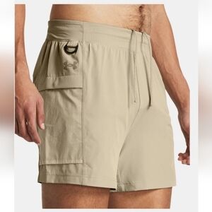 NWT Under Amour Men’s Trail  Run 5" Shorts  Khaki 1383236-289 Size L